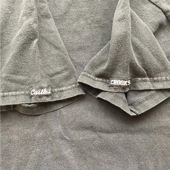 CROOKS & CASTLES Medusa Bandana T-Shirt - Picture 9 of 9